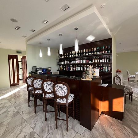 Giowine Hotel & Restaurant Cricova エクステリア 写真