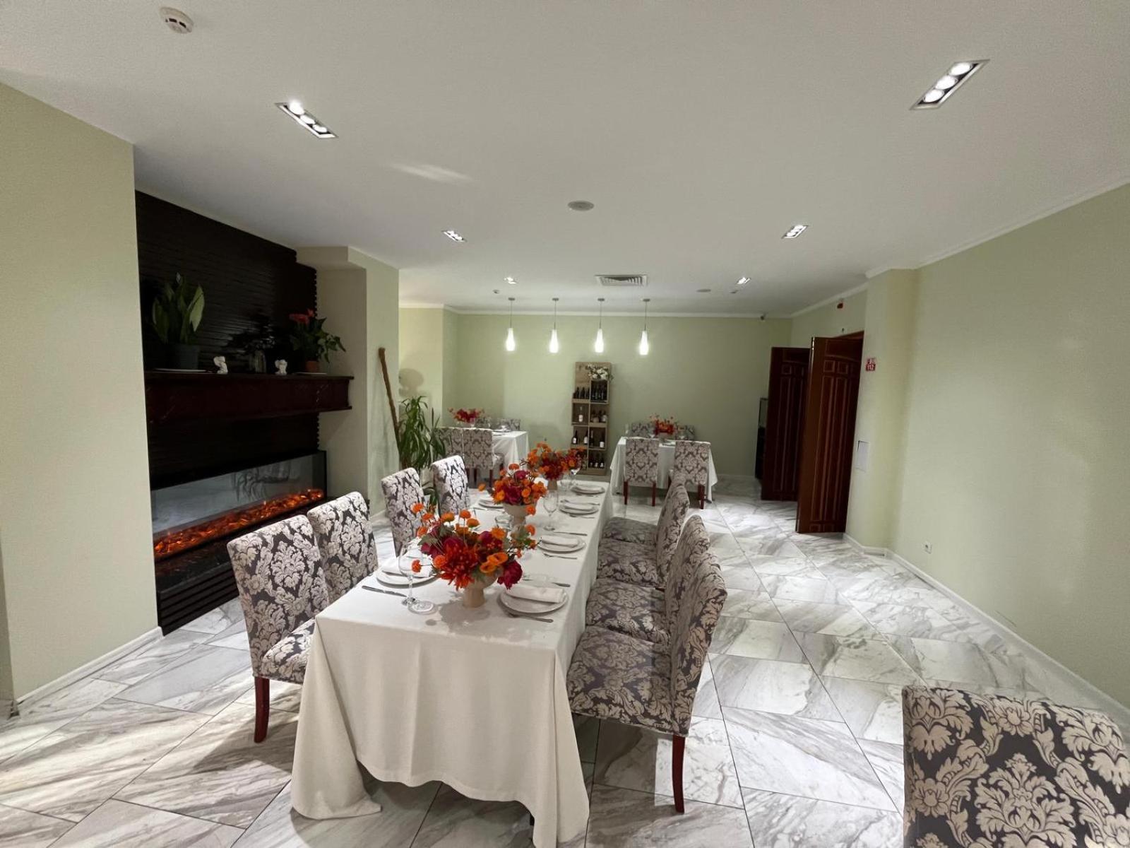 Giowine Hotel & Restaurant Cricova エクステリア 写真