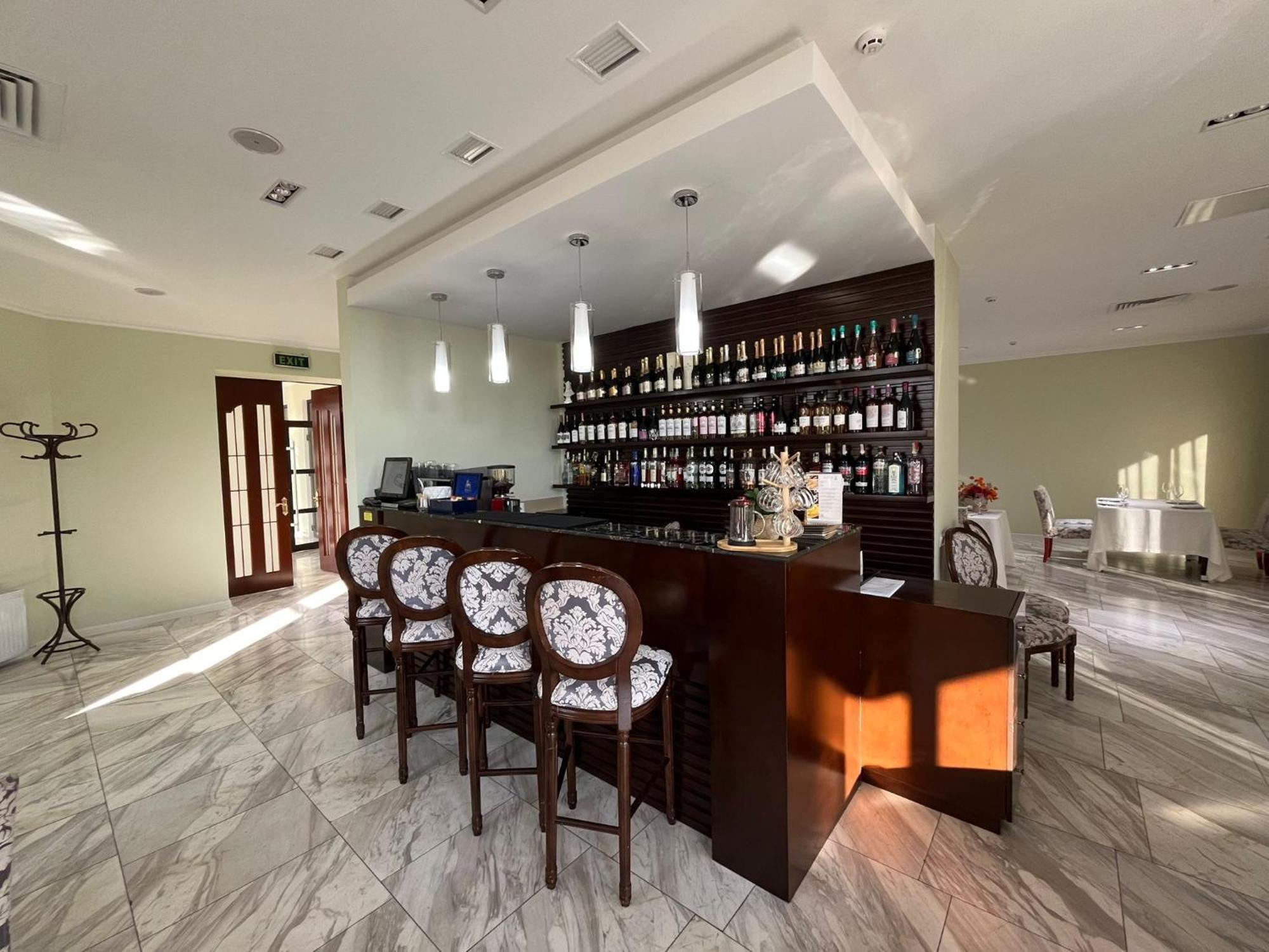 Giowine Hotel & Restaurant Cricova エクステリア 写真